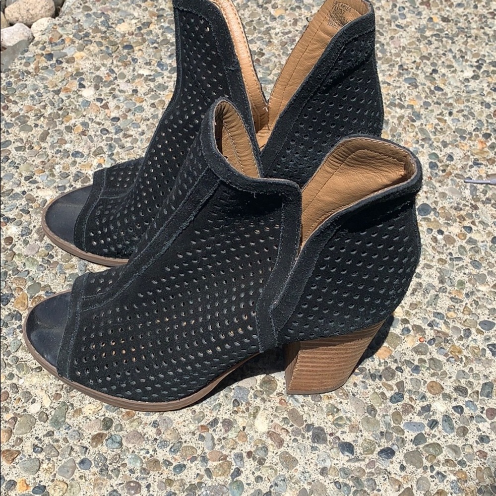 COPY - Lucky brand opened toed heeled booties